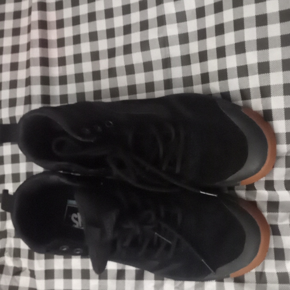 Black van boots ultra range Hi men 8 women 9.5